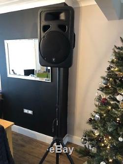 2x QTX SOUND PAJ12A POWERED SPEAKERS 12 600W (PAIR) PA 170.313 with QTX stands