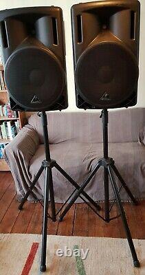 Behringer Eurolive B215A Powered PA Speaker pair with speaker stands