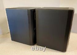 JBL LSR305 Powered Pair of 5-inch Two-Way Studio Monitor Matte Black 3 Series
