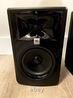 JBL Professional 305PMKII Powered 5 Two-Way Studio Monitor Pair Pre Owned Mint