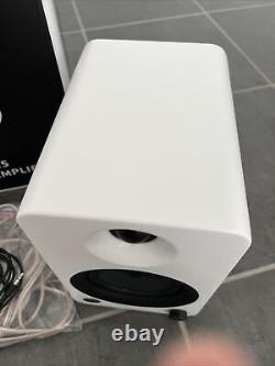 Kanto YU4 Active Powered Bookshelf Speakers Matte White Bluetooth Pair
