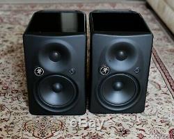 Mackie HR624mk2 6 Powered Studio Monitor Pair Piano Black THX certified