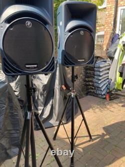Mackie SRM450v2 12 Inch Powered Loudspeaker Black, Pair, With Stands And Cases