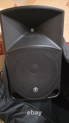 Mackie Thump 15 Powered Speakers 1000W with Speaker Stands Pair