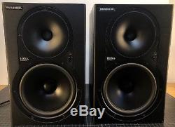 Pair Mackie HR824 Active Powered Studio Monitor Speakers