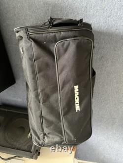Pair Of Active Powered Mackie Speakers SRM450 V2, 2x flight bags/stands