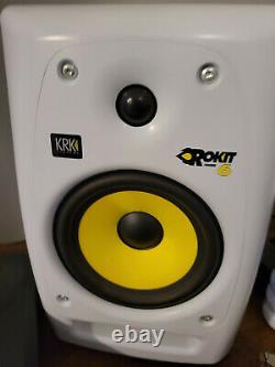 Pair of WHITE KRK ROKIT RP6se RP6G2SE-NA Powered G2 studio monitor Speakers