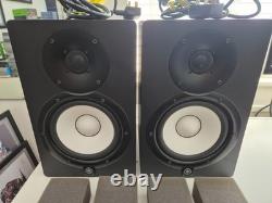 Pair of Yamaha HS7 Active Studio Monitors With power cables & Isolation Pads
