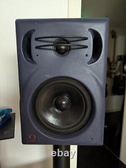 Quested f11 powered studio monitors (pair)