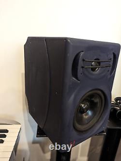 Quested f11 powered studio monitors (pair)