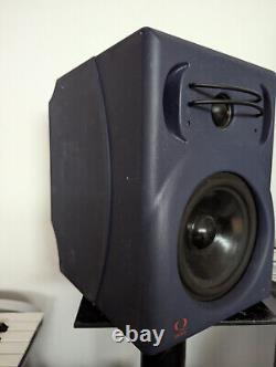 Quested f11 powered studio monitors (pair)