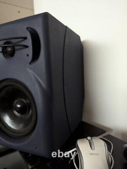 Quested f11 powered studio monitors (pair)