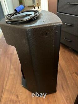 Turbosound NuQ102-AN 600 Watt 2 Way 10 Full Range Powered Loudspeaker Pair