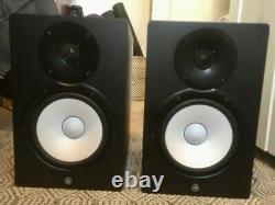 YAMAHA HS8 ACTIVE STUDIO MONITOR SPEAKERS (PAIR), c/w POWER CABLES MINT