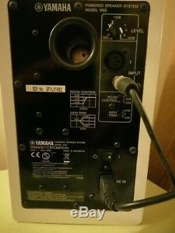 Yamaha HS5 Active Powered Monitor Speakers WHITE PAIR