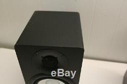 Yamaha HS5 Powered Studio Monitor Black (Pair) EXCELLENT SOUND