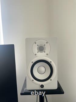 Yamaha HS5 Powered Studio Monitor Pair in white HS5W Active Monitors