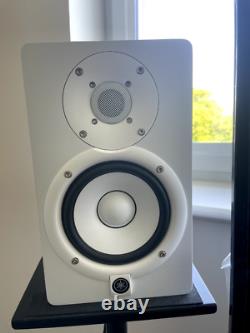 Yamaha HS5 Powered Studio Monitor Pair in white HS5W Active Monitors