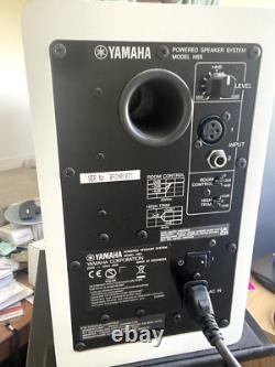 Yamaha HS5 Powered Studio Monitor Pair in white HS5W Active Monitors