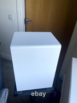 Yamaha HS5 Powered Studio Monitor Pair in white HS5W Active Monitors