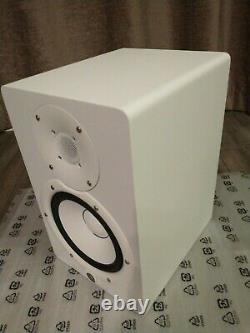 Yamaha HS7 Powered Studio Monitor Speakers (Pair) White